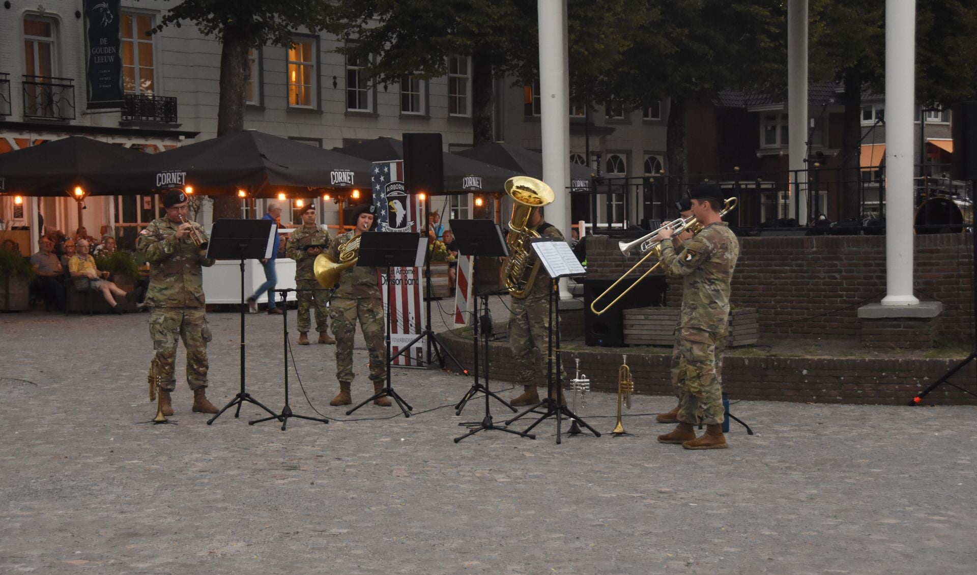 Het concert begon met het Brass Quintet en droog