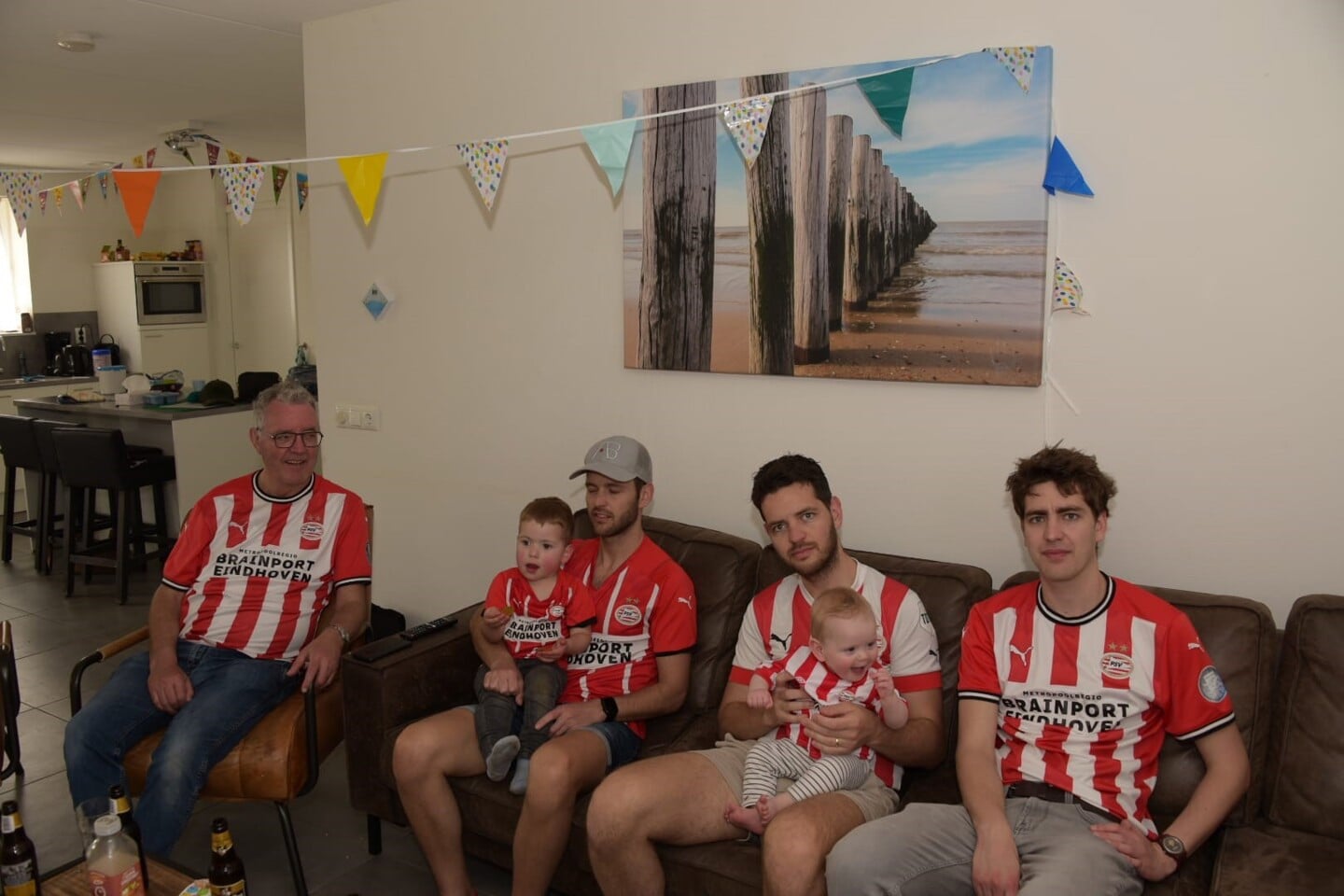 Willy Lathouwers kijkt met zijn familie naar PSV.