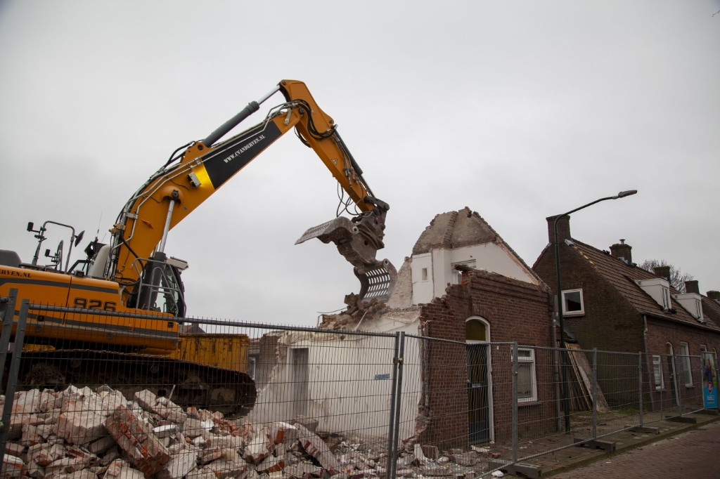 Start sloopwerkzaamheden voor nieuwbouwproject in Nijnsel