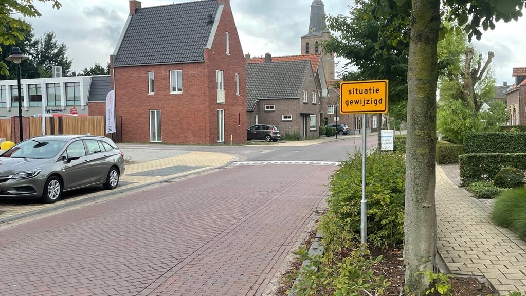 Het bord is niet helemaal goed geplaatst.