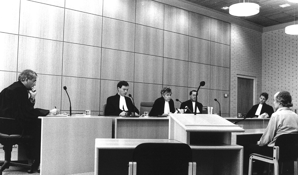 Overzicht van de zittingszaal met de veroordeelde Ferdi E. tijdens de uitspraak van het vonnis voor de moord op Ahold topman G.J. Heijn. (anp)