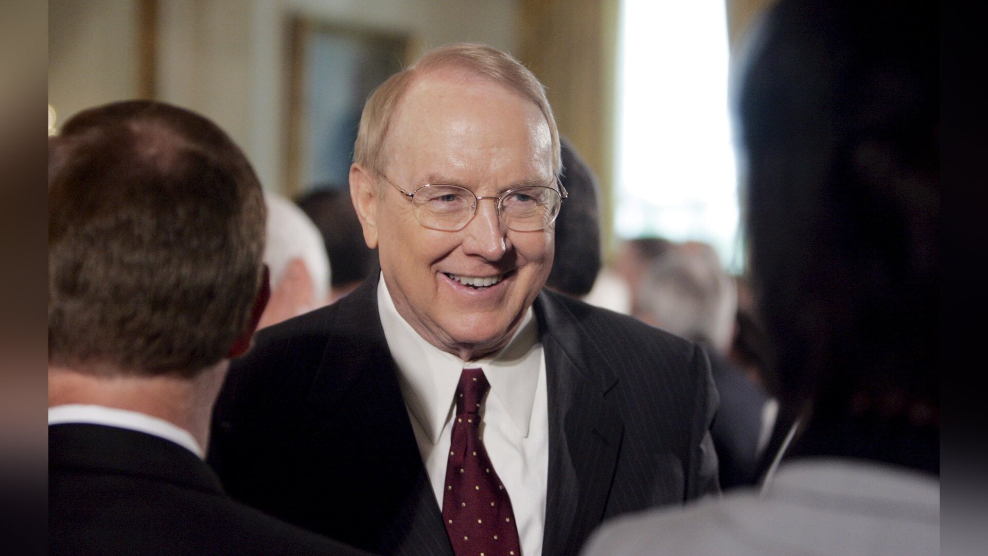 Dr. James Dobson bleef stevig opvoeden.