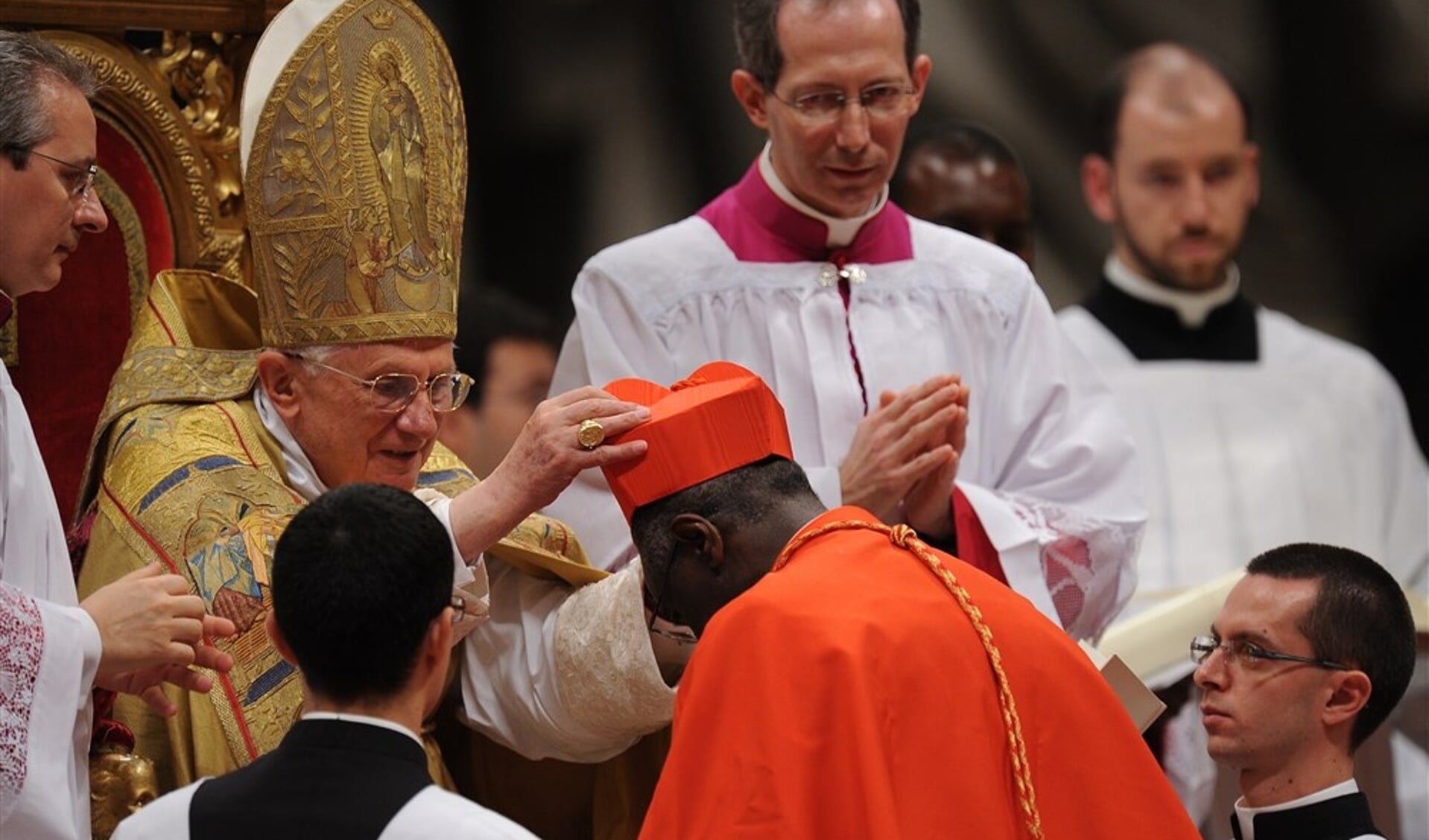 Benedictus XVI creërt de Ghanese kardinaal Sarah tot kardinaal op 20 november 2010.