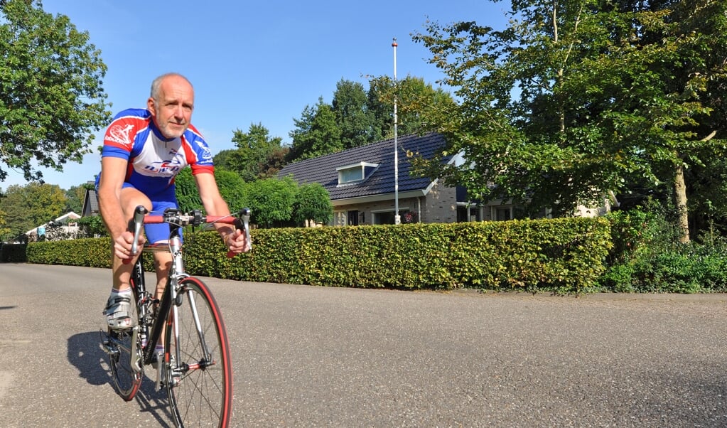 Gerrit Knol rijdt 'elke dinsdag of woensdag een intensief trainingsrondje en op zaterdag een langere rit.' ( beeld DTCT / Suzanne Breman)