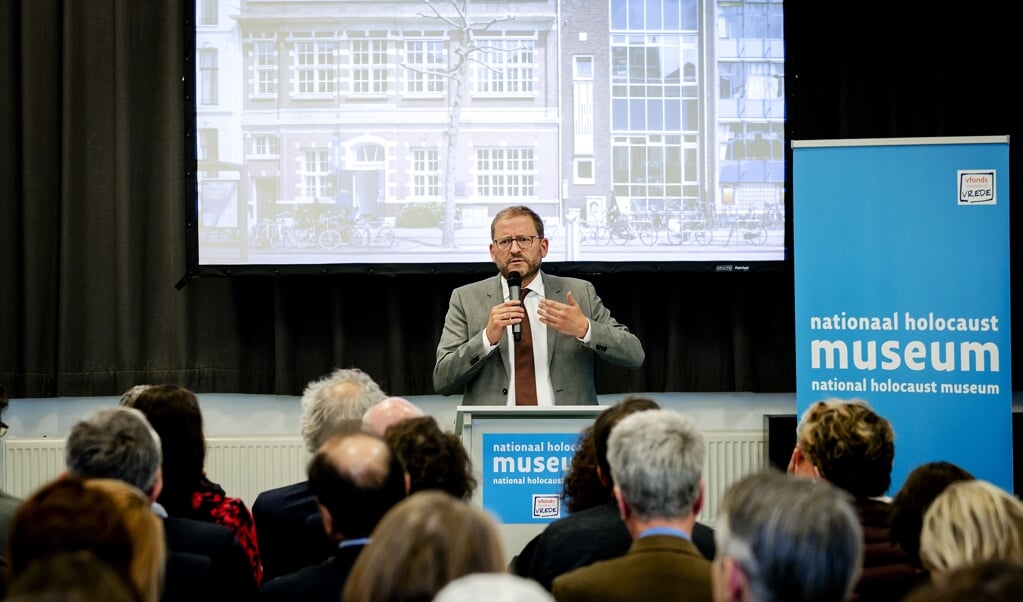 Emile Schrijver: ‘Anne Frank heeft de andere slachtoffers wel enigszins weggedrukt.’ ( beeld anp ROBIN VAN LONKHUIJSEN)