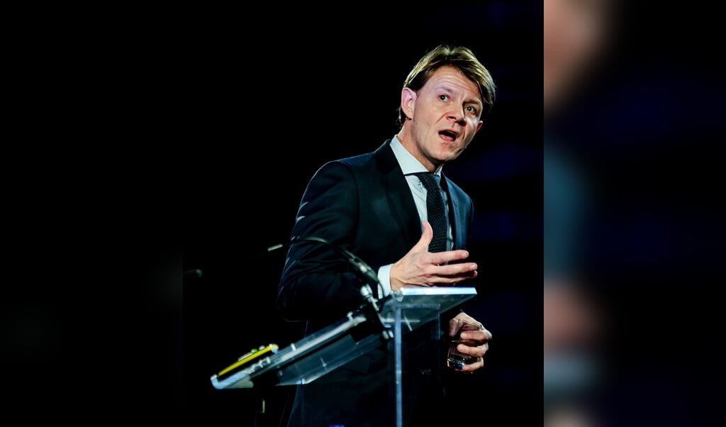 Kim Putters, directeur Sociaal en Cultureel Planbureau, houdt een betoog over de stand van het land tijdens de jaarlijkse ambassadeursconferentie. Hij staat te boek als meest invloedrijke bestuurder. ( beeld Robin van Lonkhuijsen)