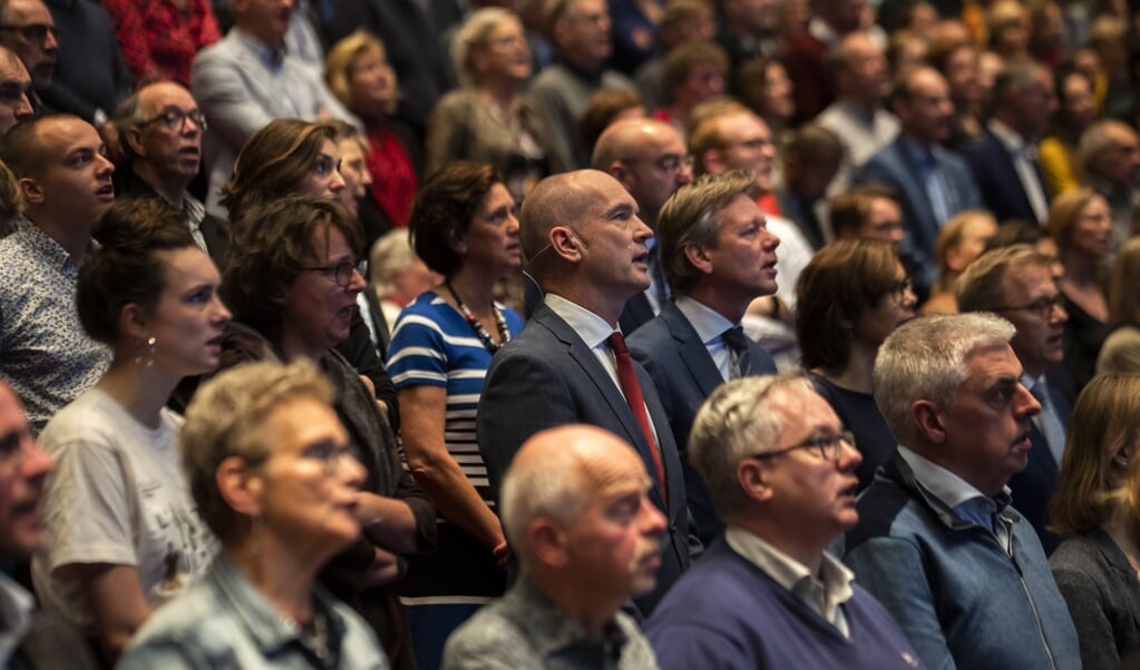 Partijcongres van de ChristenUnie. 'Zing daar eens iets anders dan alleen Nederlandse liederen', oppert Bryant Heng in het boek Beelddragen. (beeld anp / Jeroen Jumelet)