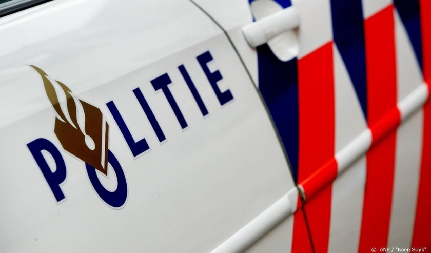 2004-07-22 11:21:03 NLD-20040513-ARNHEM: Politie Gelderland-Midden/Arnhem. Logo op surveillancewagen.ANPFOTO KOEN SUYK ( beeld anp)