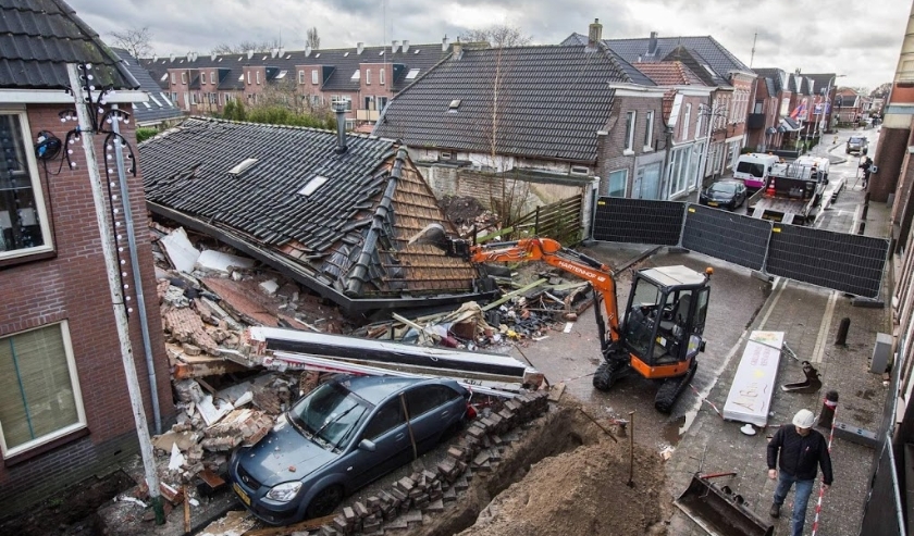 2019-12-08 13:44:18 COEVORDEN - De ravage op de plek waar grillroom Ali Baba is ingestort na een explosie is bij daglicht goed te zien. Bij de explosie raakten een 5-jarige jongen en zijn vader gewond. ANP VINCENT JANNINK (beeld anp)