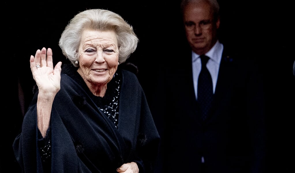 AMSTERDAM - Prinses Beatrix komt aan bij het Koninklijk Paleis voor de traditionele nieuwjaarsontvangst voor Nederlandse genodigden door koning Willem-Alexander en koningin Maxima. ANP ROYAL IMAGES ROBIN UTRECHT ( beeld anp ROYAL IMAGES ROBIN UTRECHT)
