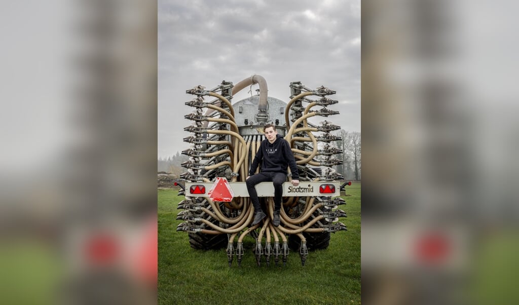 Op de mbo-opleiding van Bas Beuwer (16) spelen '9 van de 10' van zijn klasgenoten Farming Simulator. (beeld Pauline Niks)