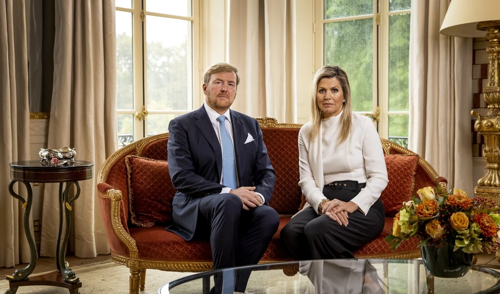 Het koninklijk paar spreekt ‘met spijt in het hart’ in videoboodschap het volk toe. (beeld anp / Koen van Weel)