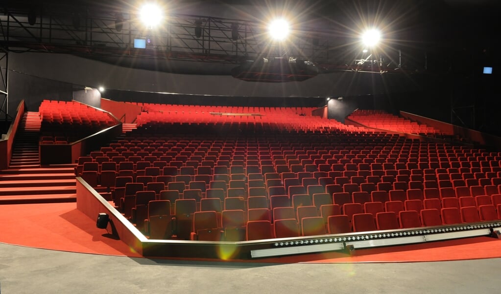 De TheaterHangaar op Vliegbasis Valkenburg, waar de musical 'Soldaat van Oranje' gespeeld wordt. (beeld Joris van Bennekom)