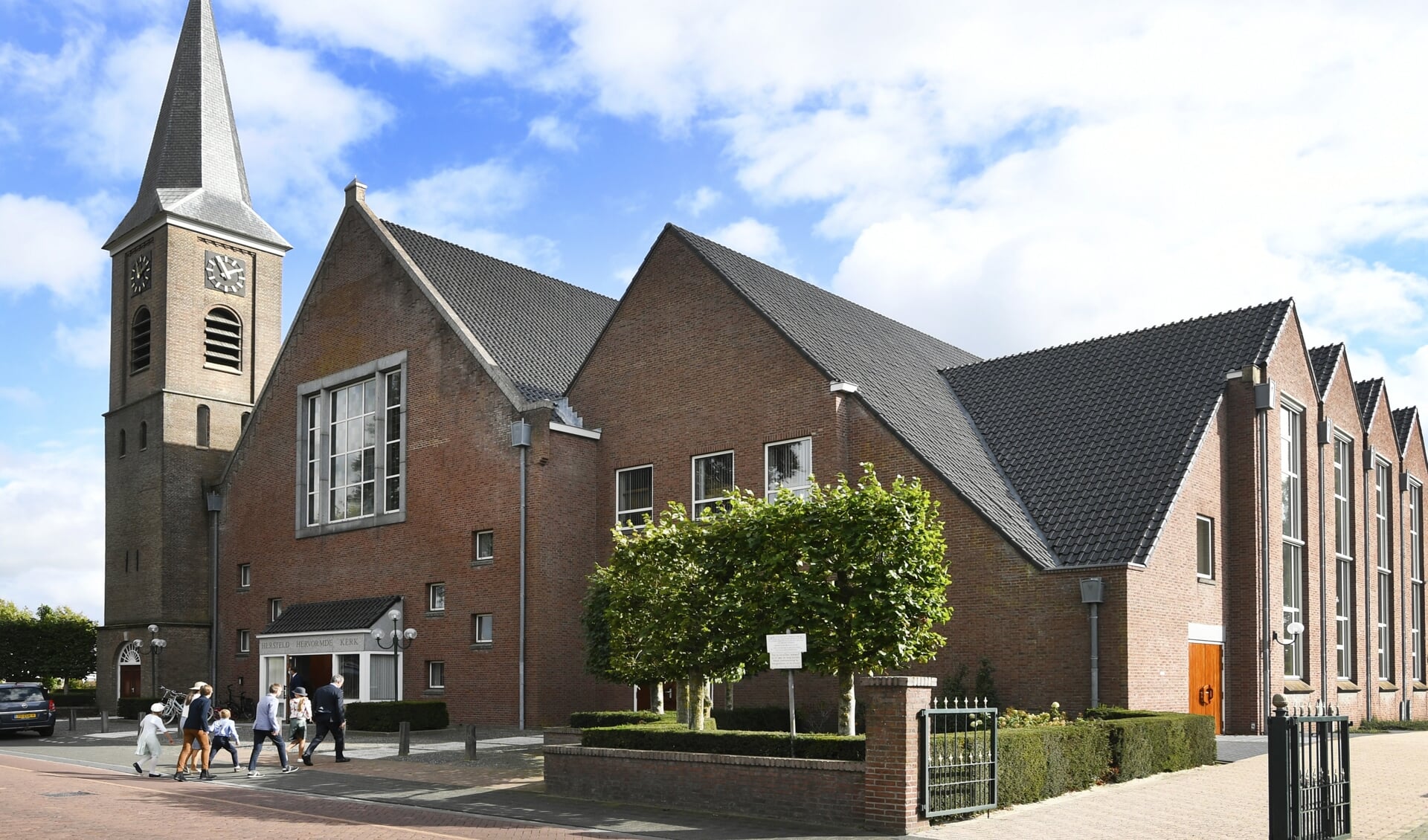 Het gebouw van de Hersteld Hervormde Kerk in Staphorst.