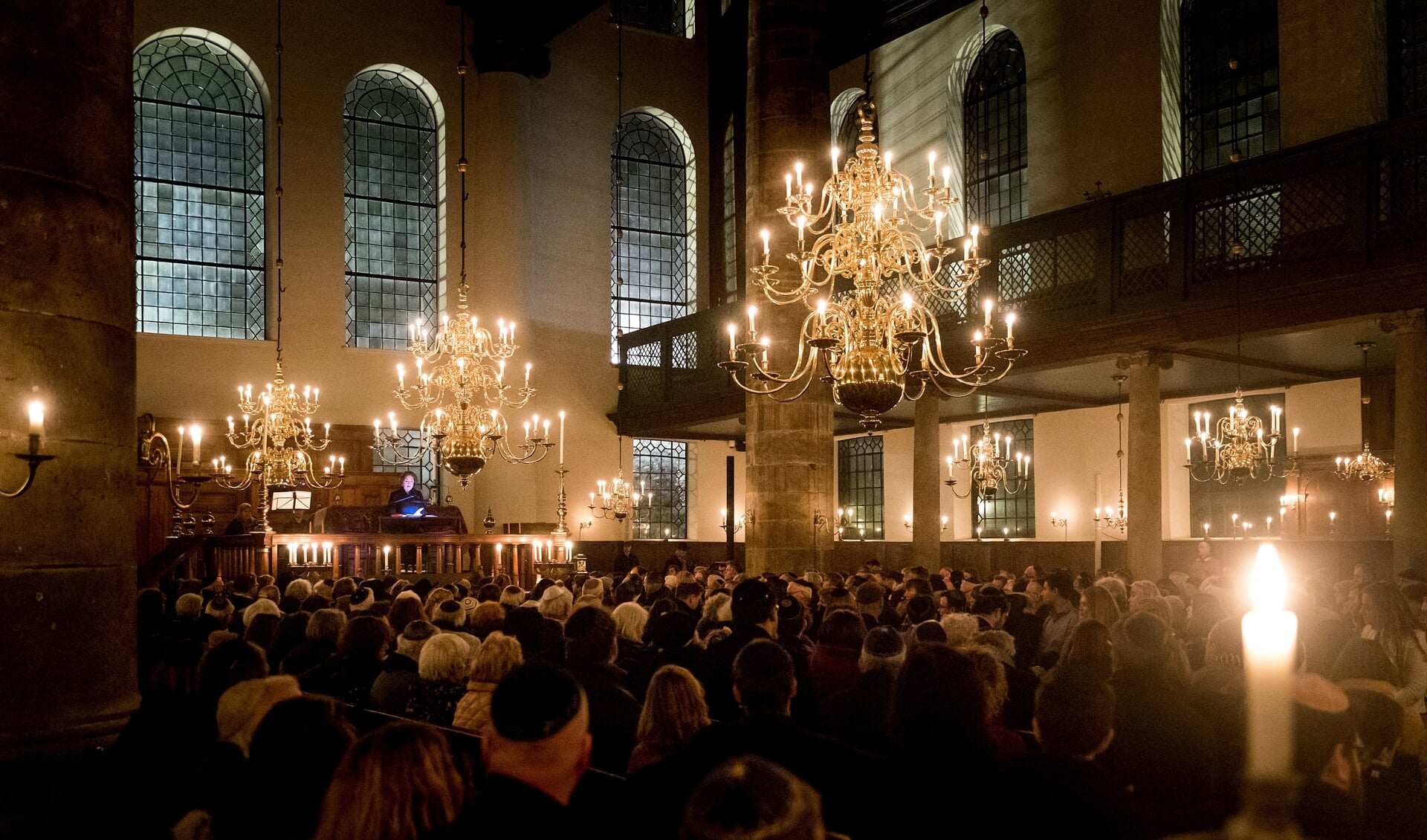 De Nationale Kristallnachtherdenking van 2018 in de Portugese Synagoge.