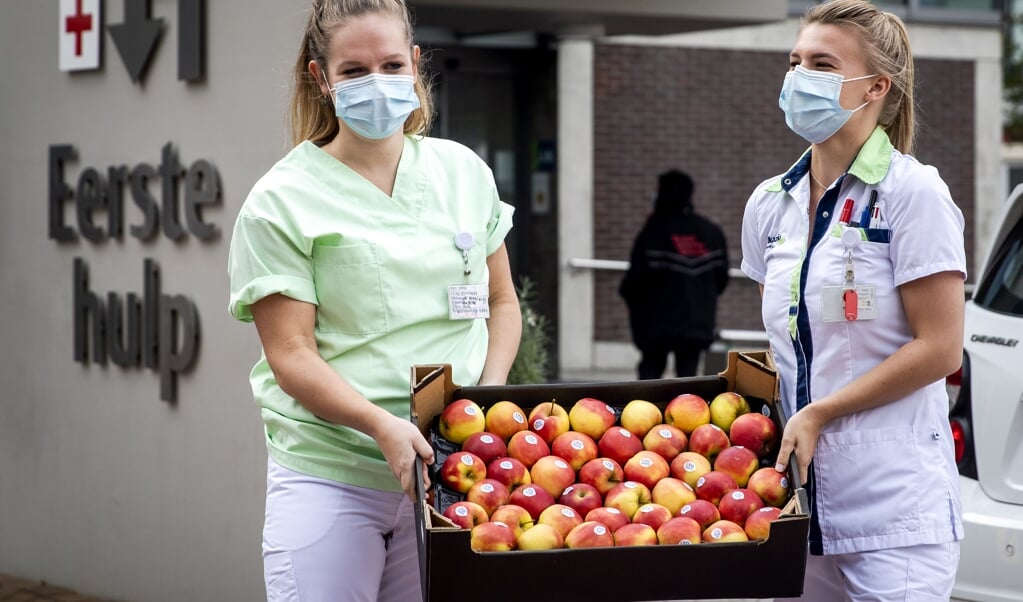 Gratis appels van boeren voor verpleegkundigen. Dwangmatig gezond eten kan uitgroeien tot een psychische stoornis, zegt promovenda Martina Valente. (beeld anp / Sem van der Wal)