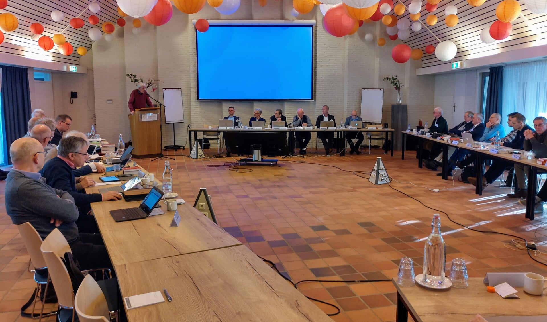 Begin dit jaar sprak de vrijgemaakt-gereformeerde synode in Elspeet over de bijbelse onderbouwing van het besluit om vrouwen toe te laten tot de ambten.
