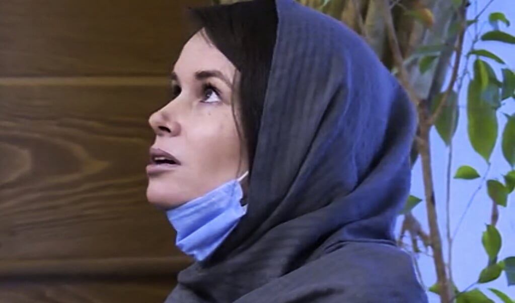 Kylie Moore-Gilbert op het Mehr-Abad vliegveld in Teheran, op 25 november, na haar vrijlating. (beeld salampix)