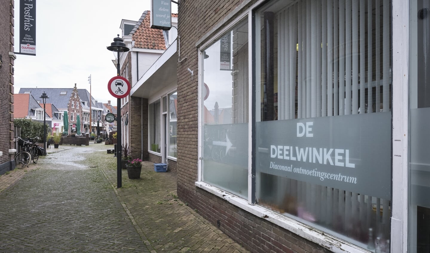 De deelwinkel is een initiatief van de kerken in Makkum: protestants, rooms-katholiek en doopsgezind.