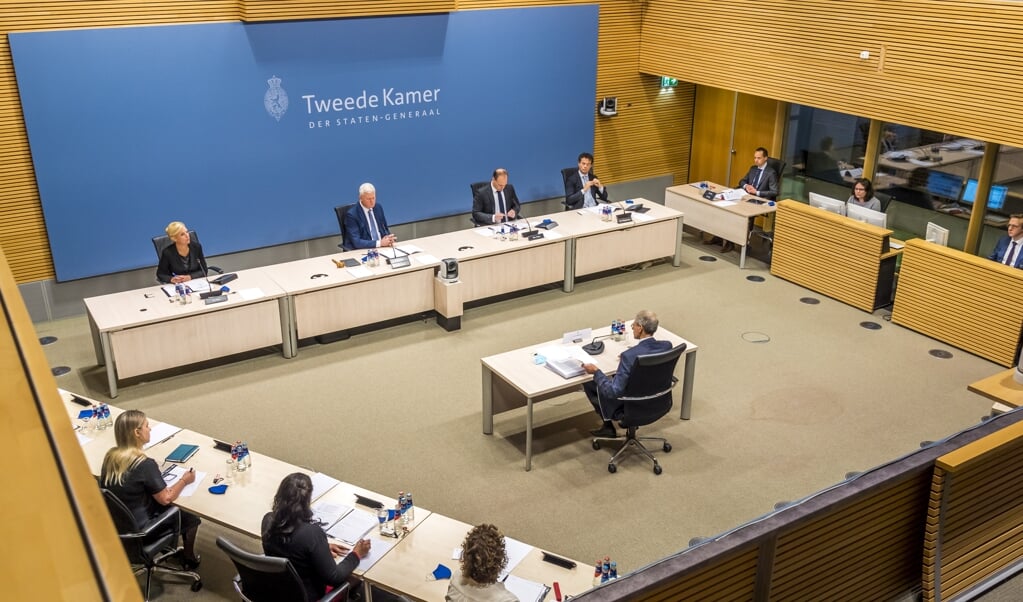 De parlementaire ondervragingscommissie Kinderopvangtoeslag hoort Jaap Uijlenbroek, directeur-generaal van de Belastingdienst in de periode 2017-2020. (beeld anp / Lex van Lieshout)
