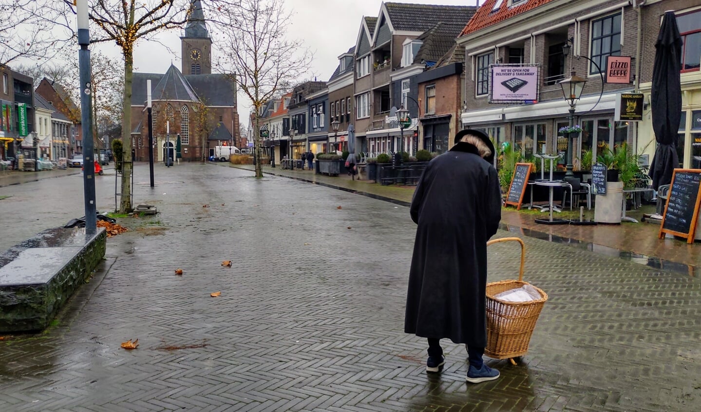 De Kerkbrink in Breukelen met op de achtergrond de Pieterskerk, de plek waar Bonifatius ooit een kerk stichtte.