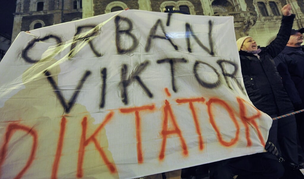 Critici betichten premier Viktor Orbán ervan dat hij coronapandemie als een dekmantel heeft gebruikt om de grondwet te wijzigen. (afp)