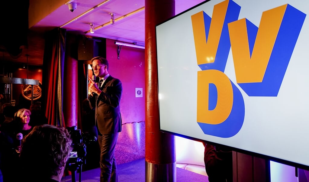 Lijsttrekker Mark Rutte van de VVD tijdens de uitslagenavond van de Provinciale Staten- en Waterschapsverkiezingen in 2019. (beeld anp / Lex van Lieshout)