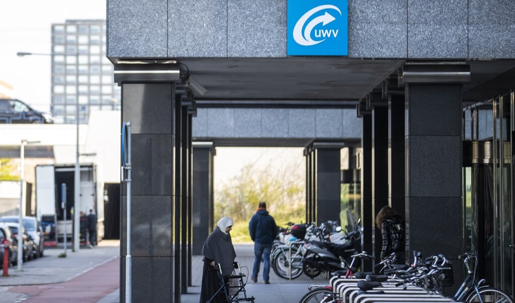 Het aantal ontslagaanvragen dat is ingediend bij het UWV is verdubbeld. (beeld anp / Jeroen Jumelet)