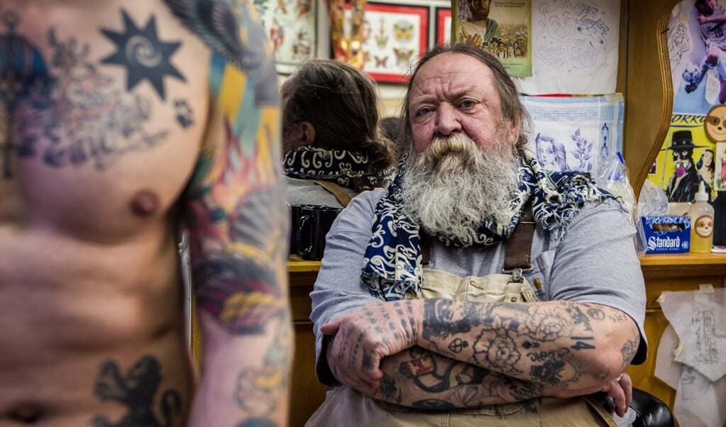 De Amsterdamse tatoeeerder Henk Schiffmacher (foto uit 2017).  (beeld anp / Kippa Paul Bergen)