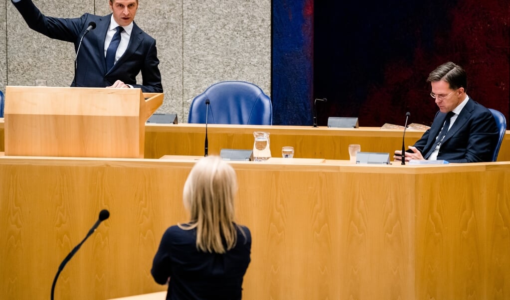 Minister Hugo de Jonge (Volksgezondheid) donderdag tijdens het debat over het coronavirus. (beeld anp / Bart Maat)
