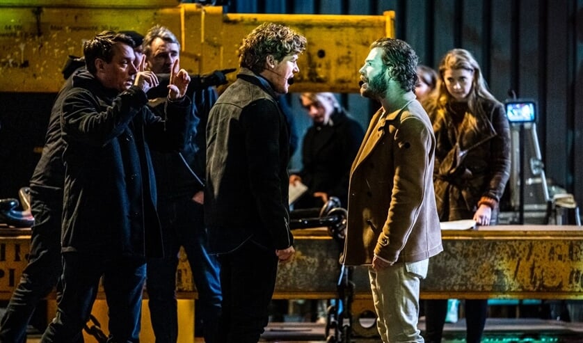 Acteurs Soy Kroon als Judas en Tim Akkerman als Jezus op de set tijdens vooropnames voor The Passion, het jaarlijkse live paasevenement dat te zien is bij de EO. (beeld anp / Rob Engelaar)