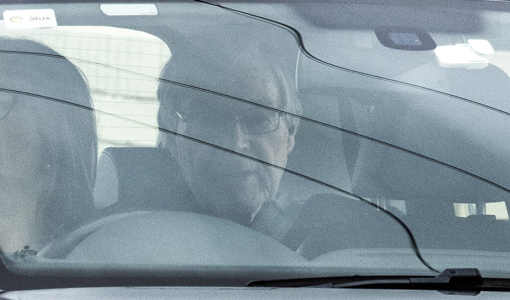 Kardinaal George Pell verlaat als vrij man de Barwongevangenis in de buurt van Melbourne nadat hij door de Hoge Raad is vrijgesproken van seksueel misbruik. (beeld epa / James Ross)