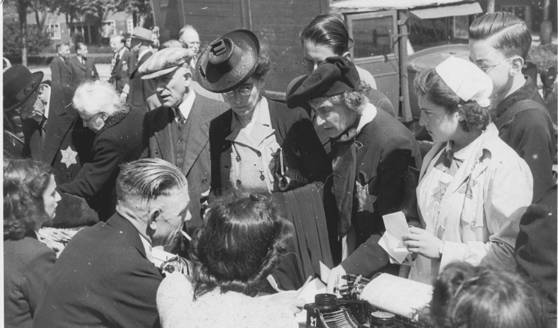 Rijke Joden In Nederland In 1945 was maar weinig begrip voor Joden die terugkeerden uit