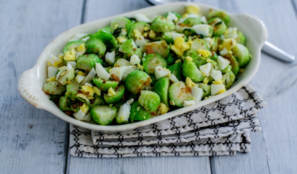 koken, restjes, koelkast, verspilling, groente vetten, zalm, verzadig vet, onverzadigd vet, noten gezond, man en vrouw multicultureel, diversiteit, vitamine d, marokkaans, turks, Schijf van Vijf (beeld nd)