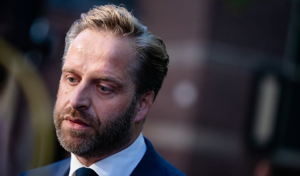 Demissionair Minister Hugo de Jonge (Volksgezondheid) voorafgaand aan de wekelijkse ministerraad. (beeld anp / Bart Maat)