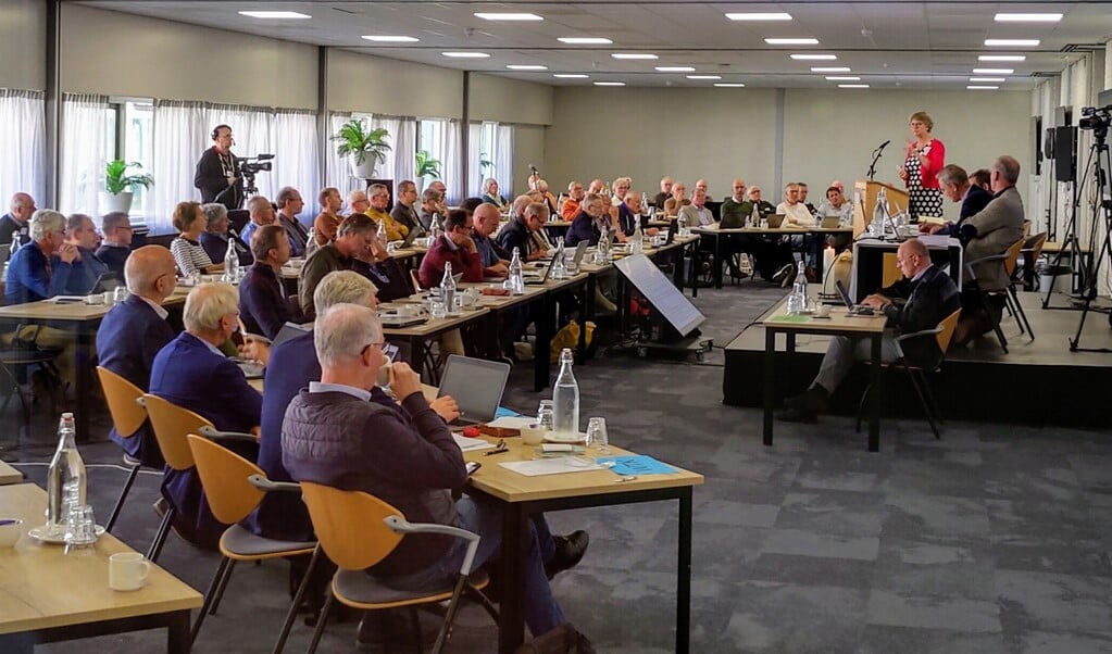 De synode/landelijke vergadering van vrijgemaakt- en Nederlands-gereformeerden, zaterdag in conferentiecentrum Mennorode in Elspeet. (beeld nd)