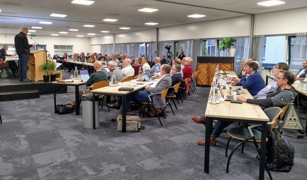 De synode/landelijke vergadering van vrijgemaakt- en Nederlands-gereformeerden, zaterdagochtend in Elspeet. (beeld nd)
