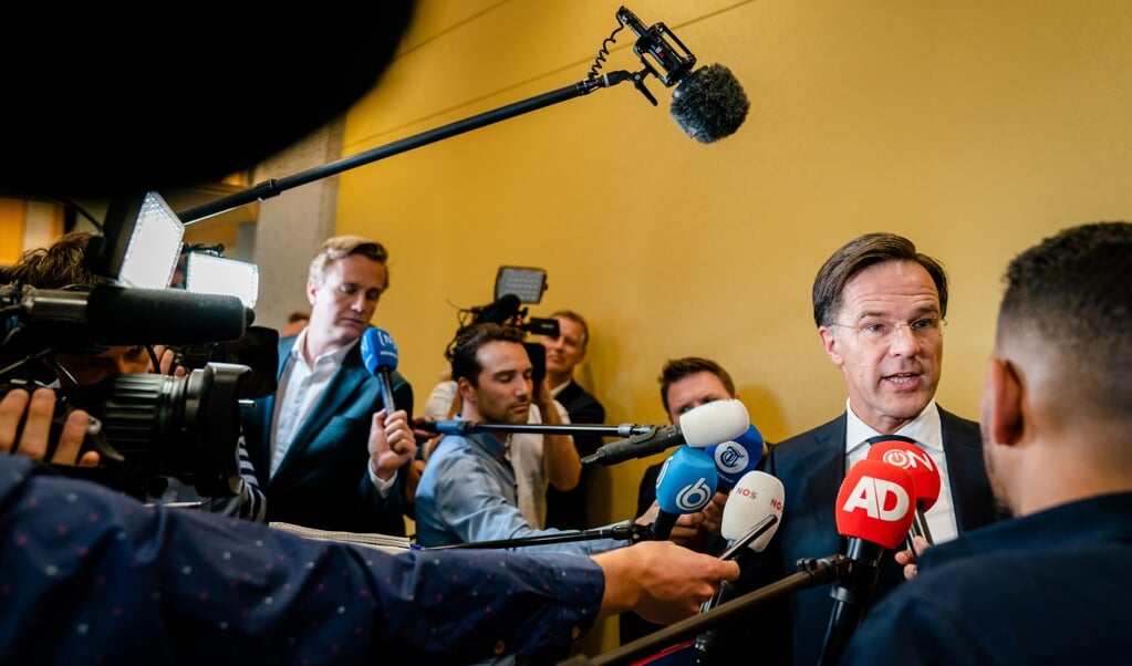 Na de moord op Fortuyn kwamen de brandverslaggevers voor het ruigere werk. Alles om de 'stem van het volk. Elk detail wordt uitvergroot. Er is zoveel vuurwerk dat we het hele jaar door oud en nieuw vieren. (beeld anp / Bart Maat)
