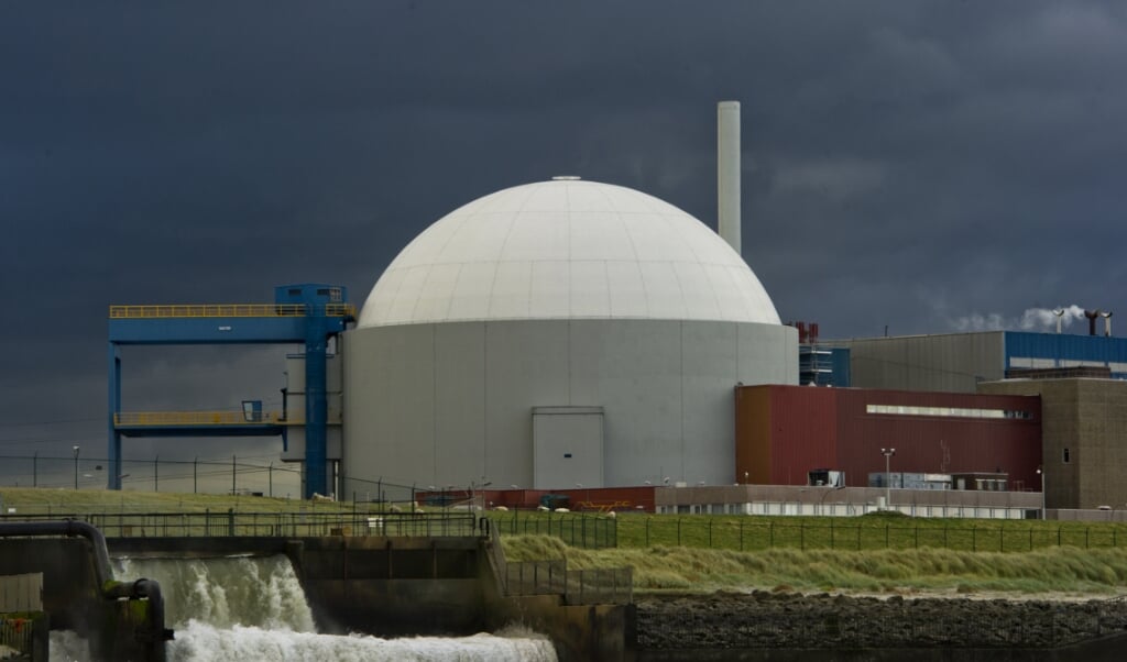 De kerncentrale bij Borssele.  (beeld anp / Marcel Antonisse)