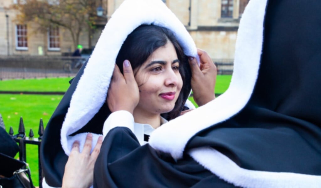 Mensenrechtenactiviste Malala heeft haar diploma opgehaald.  (beeld nd)