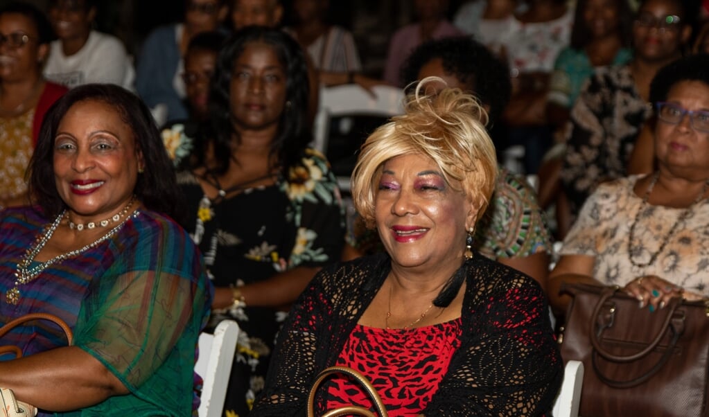 Een bijeenkomst voor vrouwen van Stichting Het Koningshuis op Curaçao. ‘God wil je laten weten dat je belangrijker bent dan welke edelsteen dan ook.’   (beeld Joëlly de Palm)