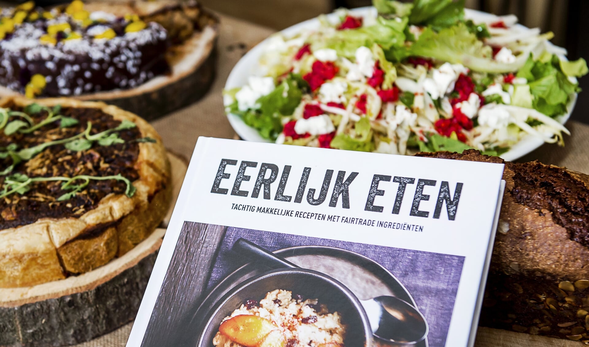Nu zelfs bedrijven als Dole en Albert Heijn met een fairtrade-certificaat kunnen werken, draait fairtrade volop mee in het door winst gedreven kapitalisme. Fairtrade helpt zo niet met het neerzetten van een sterkere lokale economie.