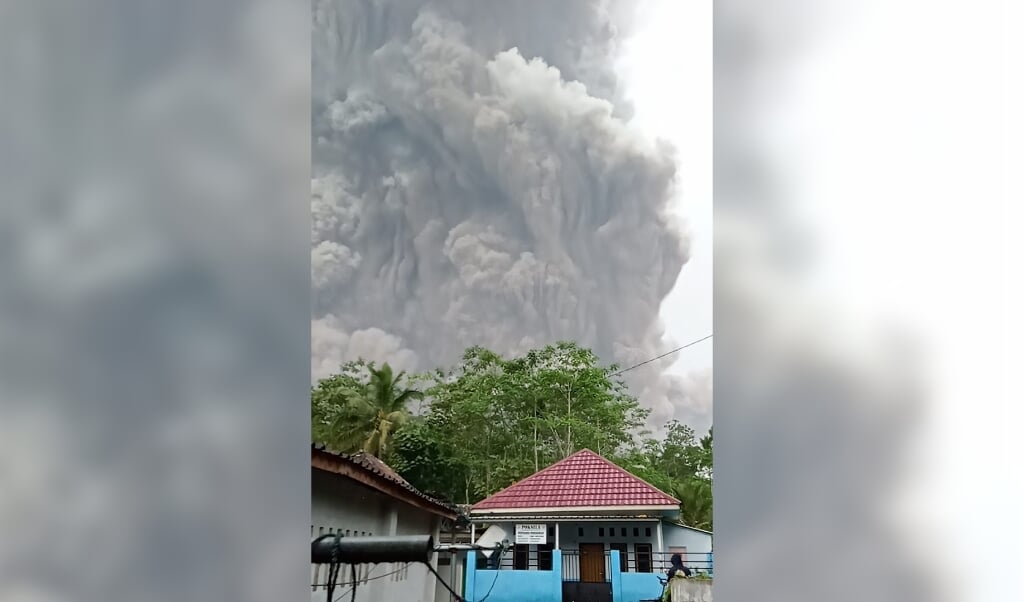 De actieve vulkaan Semeru.  (beeld afp)