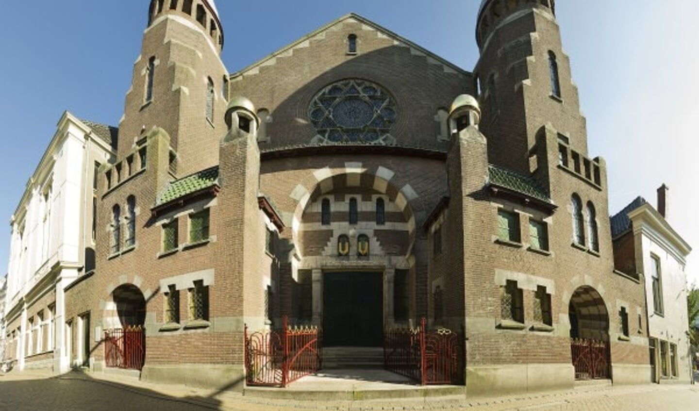 De Groningse synagoge aan de Folkingestraat.