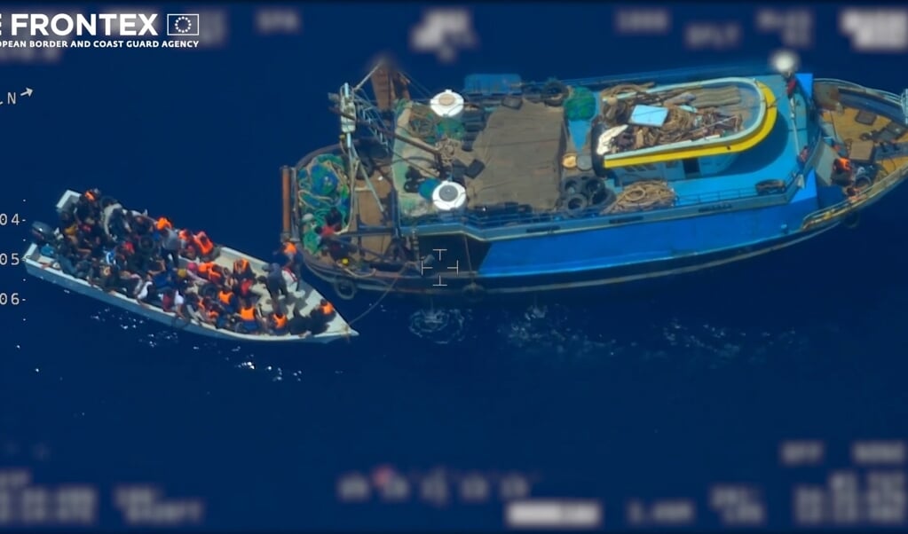 Een blijvend schrikbeeld voor veel Nederlandse kiezers: migranten en vluchtelingen. Het beleid hierover is een belangrijk potentieel breekpunt voor een nieuwe regeringscoalitie. (beeld epa / frontex)