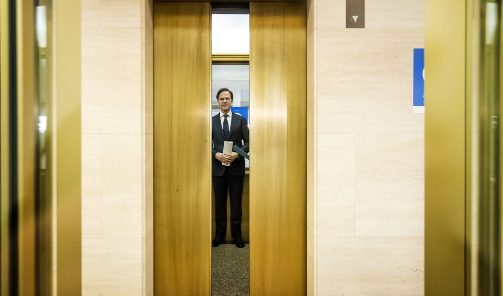 Premier Mark Rutte na afloop van de persconferentie over de coronacrisis. (beeld anp / Sem van der Wal)