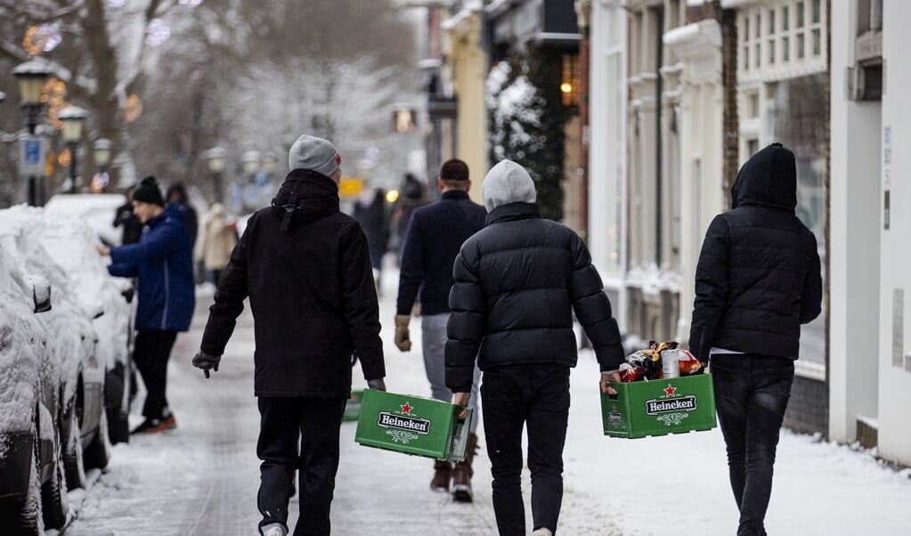 Sinds 1 juli 2017 hebben 22-jarigen recht op het volledige minimumloon en sinds 1 juli 2019 geldt dat ook voor 21-jarigen. Daarnaast hebben jongeren vanaf 18 jaar recht op een hoger percentage van het minimumloon. (beeld anp / Robin van Lonkhuijsen)