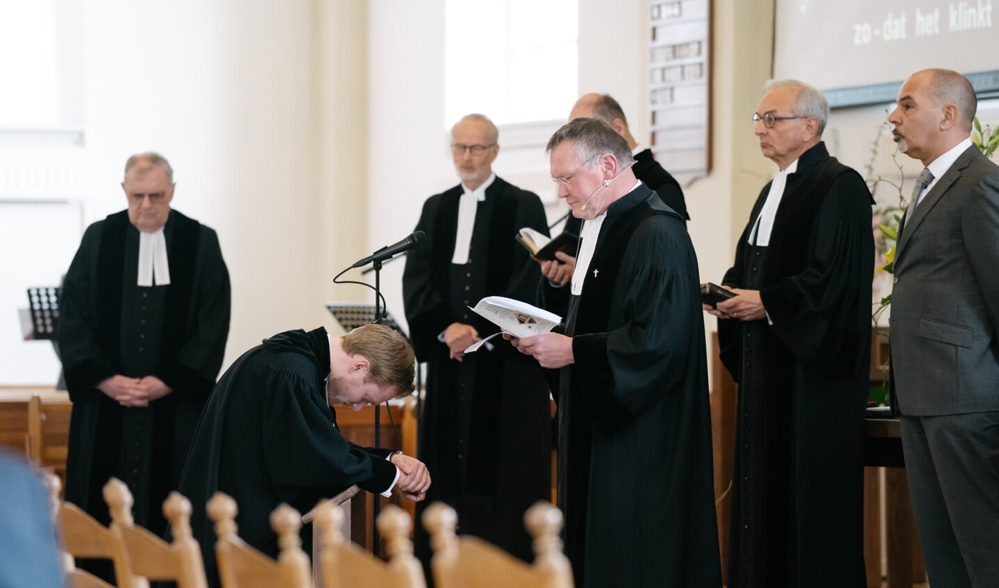 Ds De Graaf Den Ham Zo doorbrak de coronacrisis de toch al lage kerkmuren in Den Ham