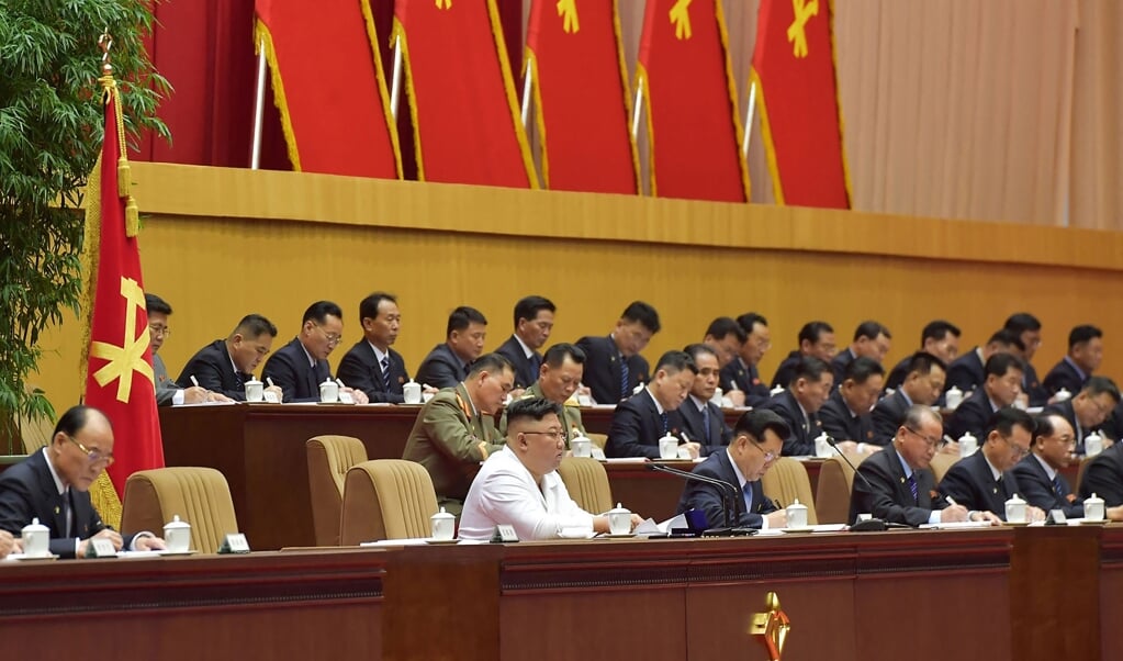 Noord-Korea bevindt zich 'in de ergste situatie ooit', zei Kim Jong-un begin deze week tegen 10.000 afgevaardigden van de regerende Arbeiderspartij. (beeld afp /Kcna)