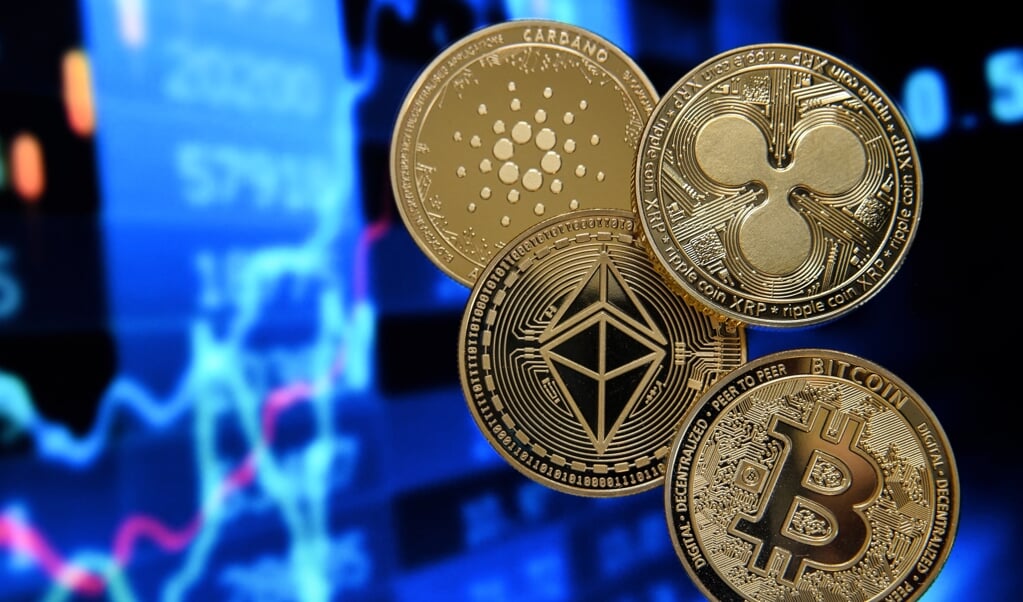 Na bitcoin is ethereum nummer 2 op de markt van de cryptomunten en wint marktaandeel; met 300 miljard heeft men 15 procent van de markt. (beeld epa / Sascha Steinbach)